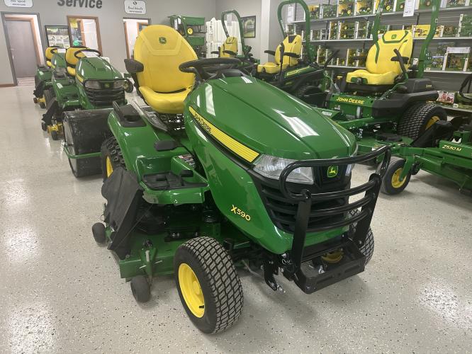 John Deere X590