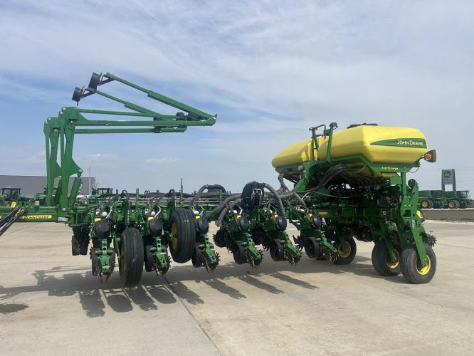 John Deere 1775NT