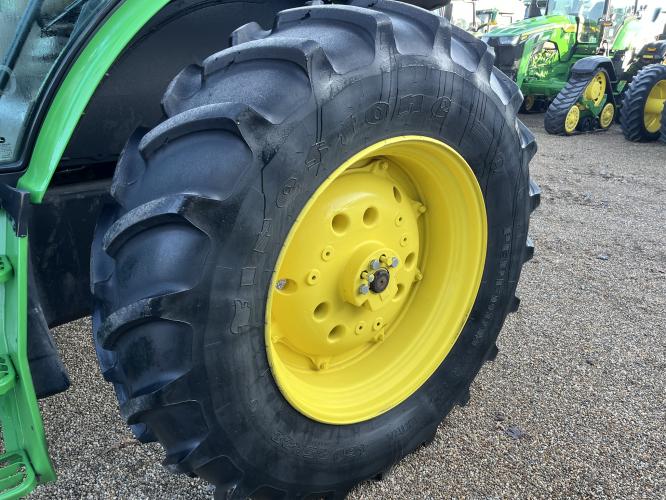 John Deere 6R 130