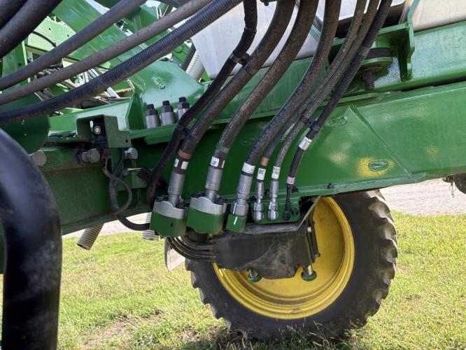 John Deere 412R