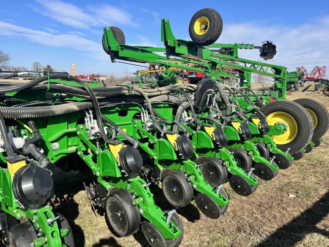 John Deere 1775NT