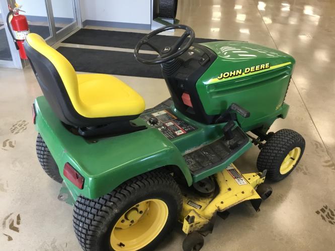John Deere 325
