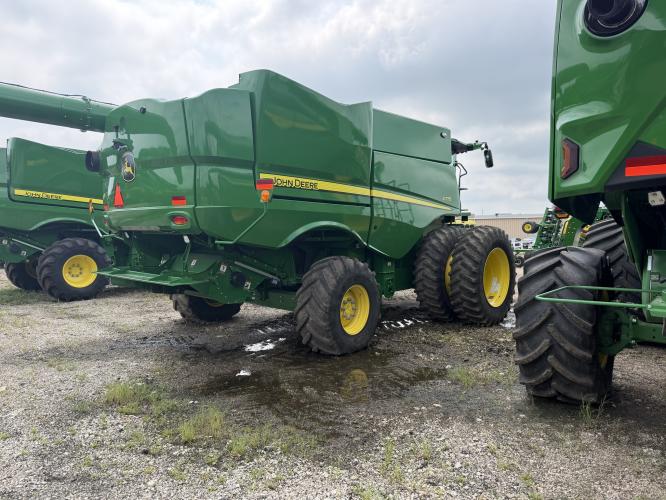 John Deere S770