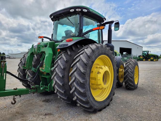 John Deere 8335R
