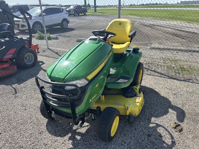 John Deere X380