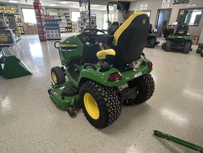 John Deere X590