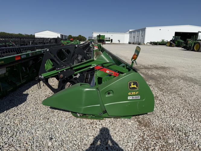 John Deere 635F