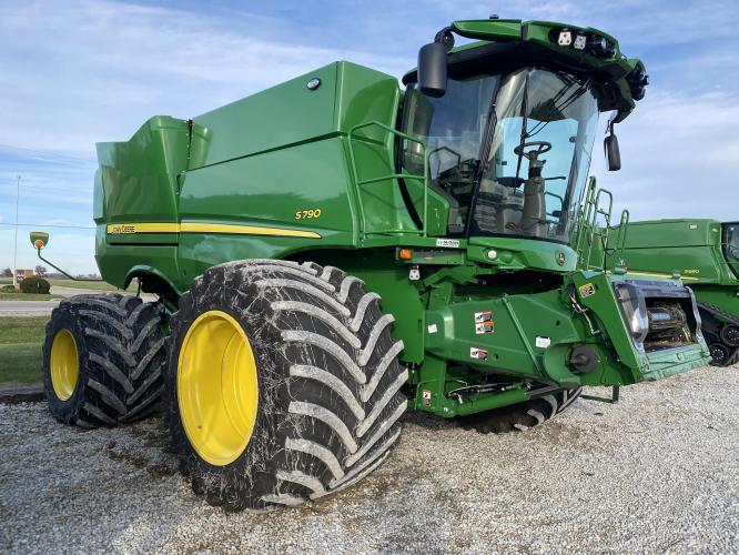 John Deere S790