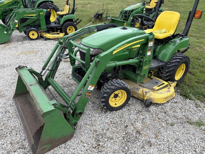 John Deere 2305