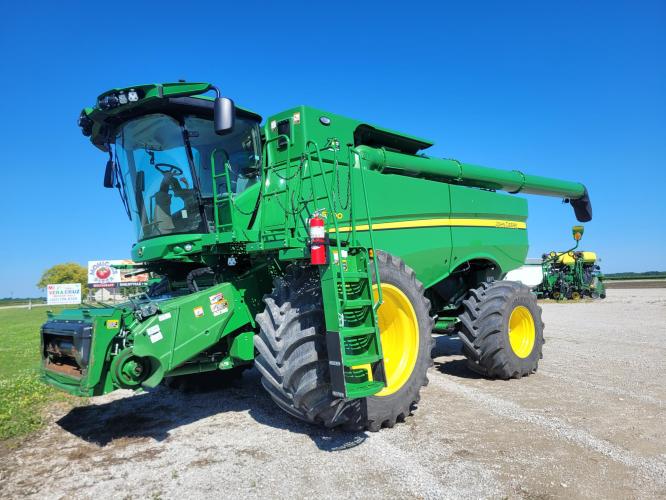 John Deere S790